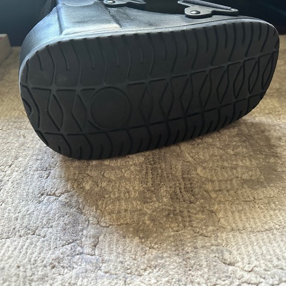 United Ortho Air Cam Walker Fracture Boot, Small, Black - Picture 6 of 6